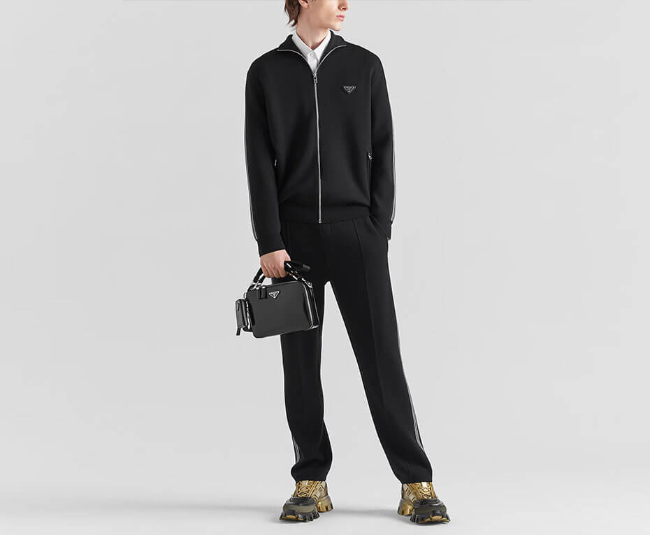 Спортивные костюмы