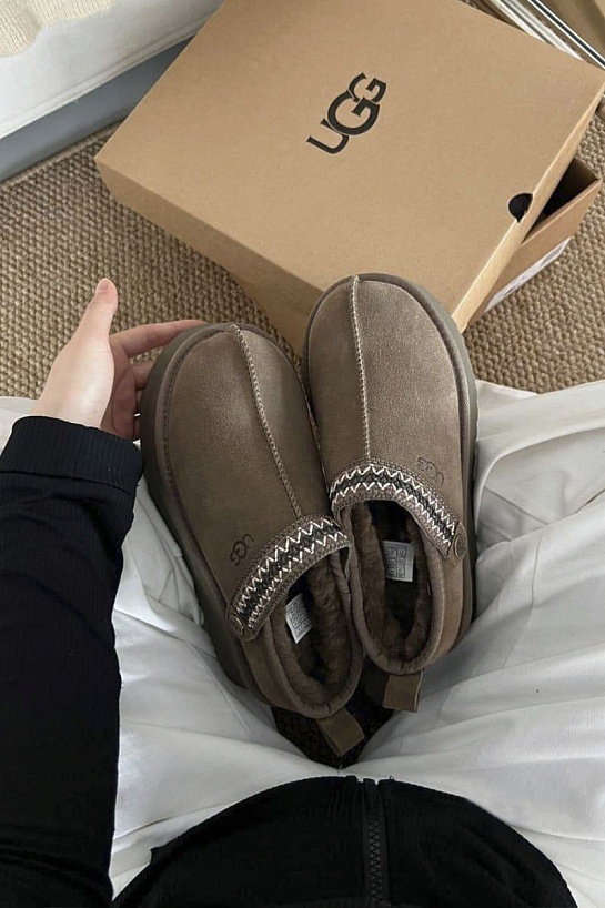 Замшевые женские слиперы с мехом UGG Lanah