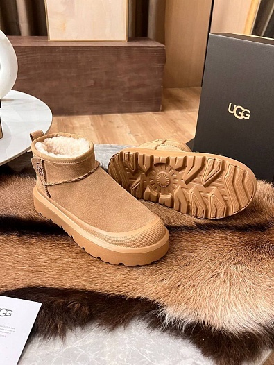 Женские замшевые ботинки UGG Classic Mini Hybrid - Chestnut   
