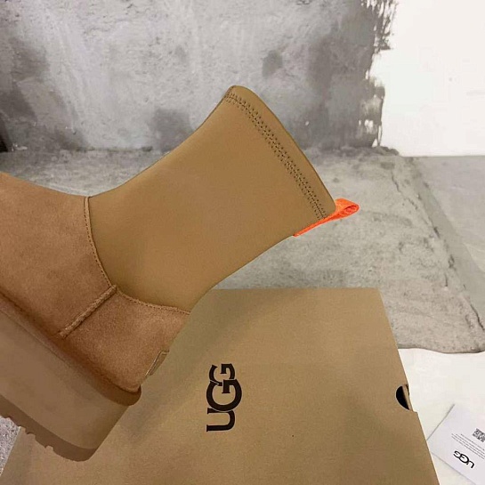 Женские ботинки UGG Deeper - Brown