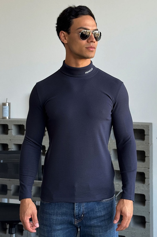 Утеплённая водолазка Moncler тёмно-синего цвета