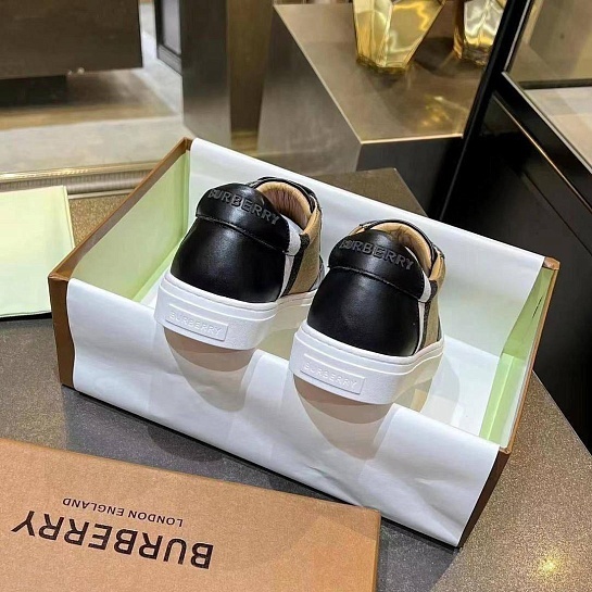 Комбинированные кроссовки Burberry New Salmond