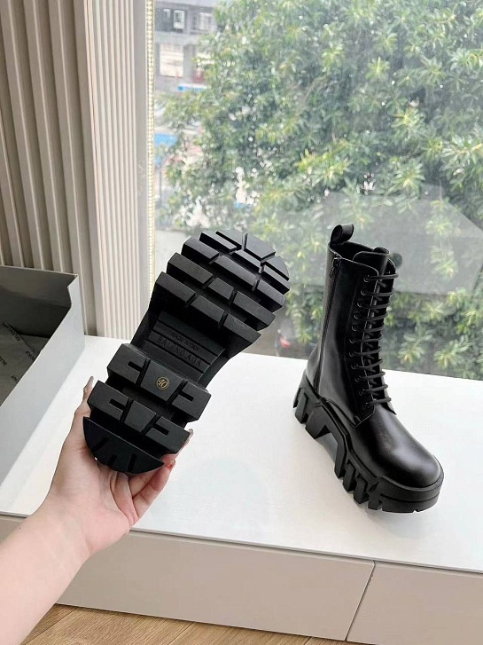 Женские чёрные кожаные ботинки Balenciaga Premium