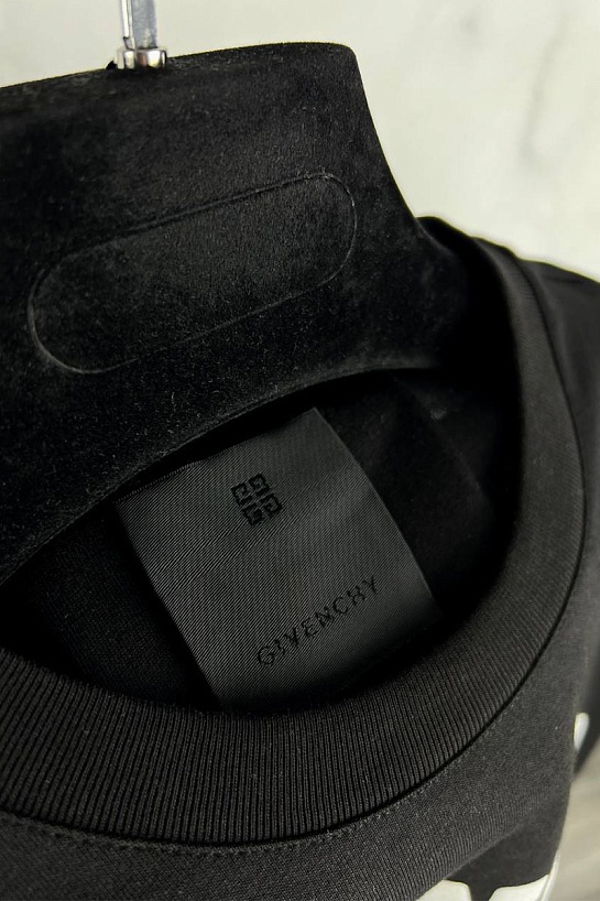 Оверсайз футболка Givenchy чёрного цвета