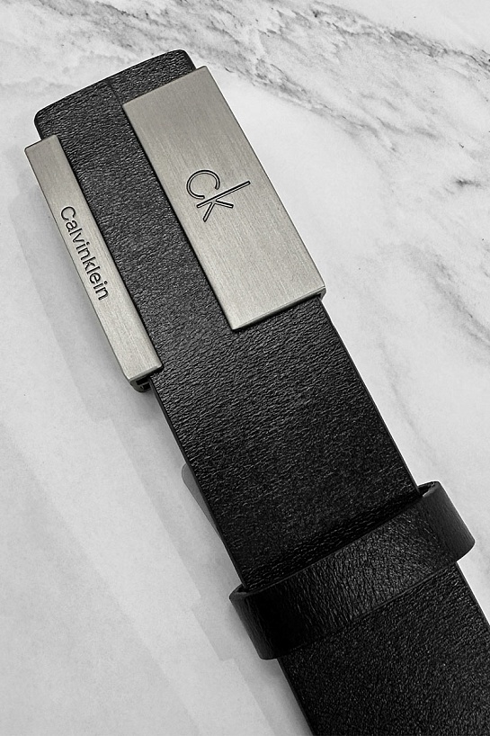 Мужской кожаный ремень Calvin Klein чёрного цвета