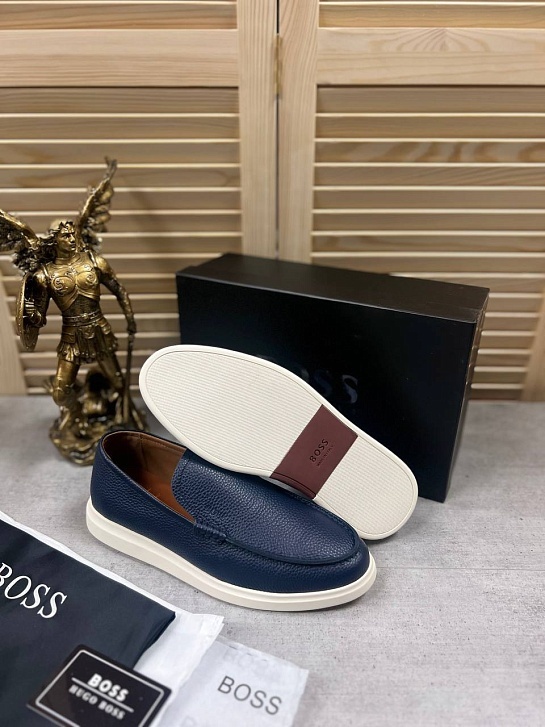 Кожаные лоферы Hugo Boss синего цвета