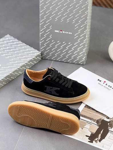 Замшевые кроссовки Kiton чёрного цвета   