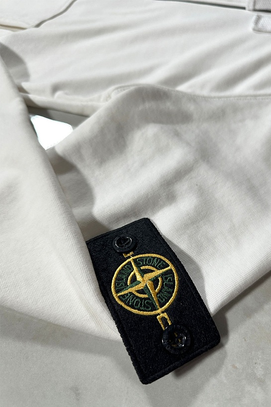 Белая кофта на молнии Stone Island compass-patch