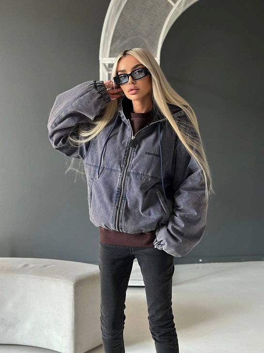 Женский оверсайз бомбер Balenciaga