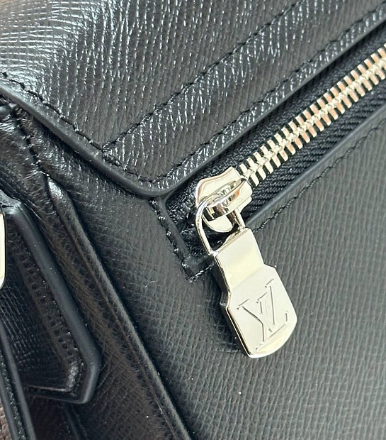 Сумка Louis Vuitton District PM Premium 26x20x7 см