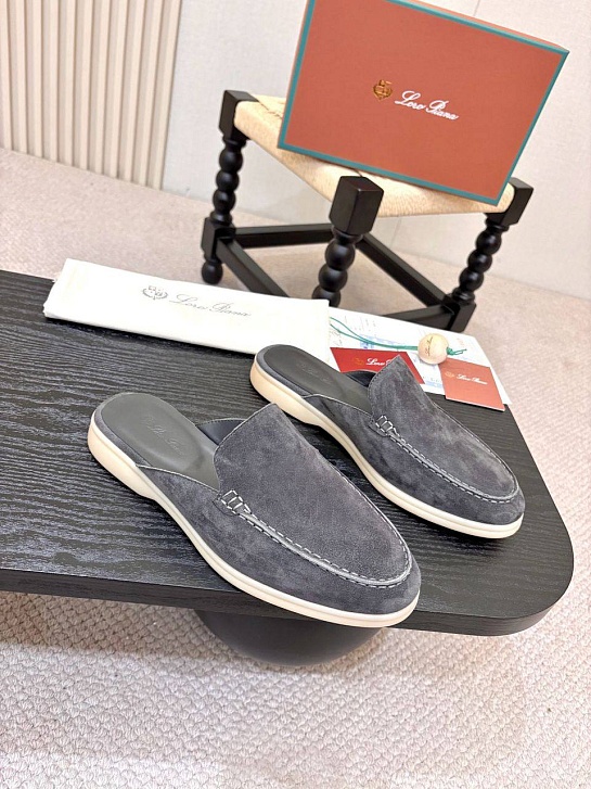 Мужские замшевые шлёпанцы Loro Piana