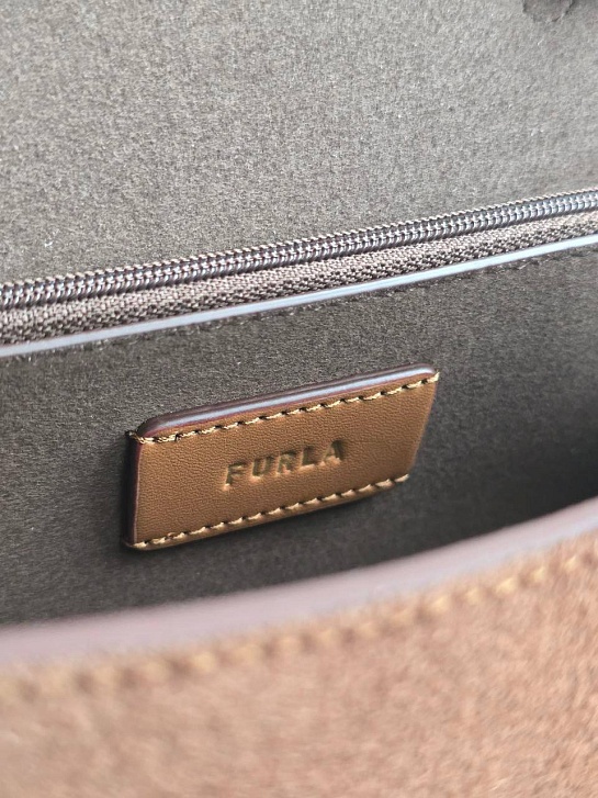 Замшевая сумка Furla Eclisse S 21x17 см