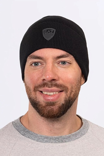 Шапка чёрного цвета Emporio Armani 7 Mountain U Shield   