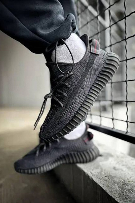 Кроссовки Adidas Yeezy Boost 350 v2 Black "Reflective laces" premium