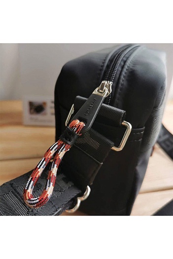Чёрная нейлоновая сумка Burberry Paddy Taped 24x16 см   
