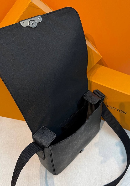 Кожаная сумка Louis Vuitton Bastille PM premium 23x27x8 см
