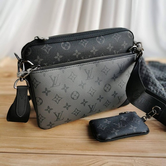 Кожаная сумка Louis Vuitton Trio Messenger Monogram Eclipse 24x18 см