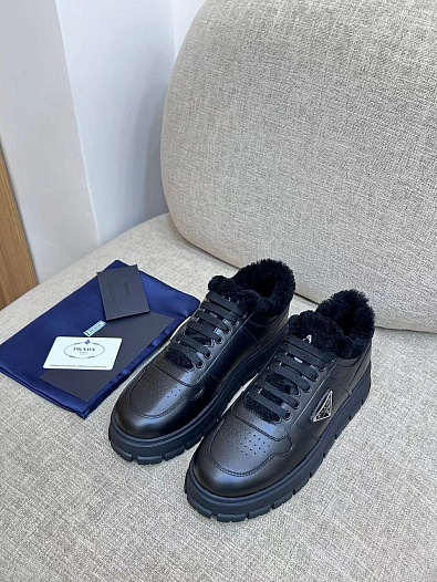 Женские кожаные кроссовки с мехом Prada Premium - Black   