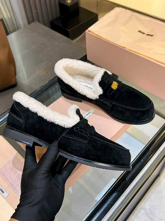 Женские лоферы с мехом MIU MIU premium  - Black