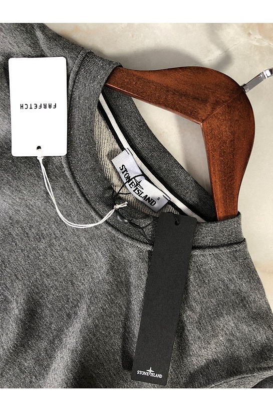 Мужской серый свитшот Stone Island с патчем на плече