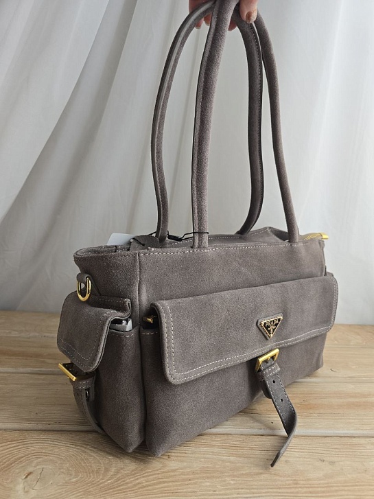Замшевая сумка Prada 30x16 см