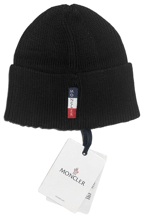 Брендовая шапка Moncler чёрного цвета