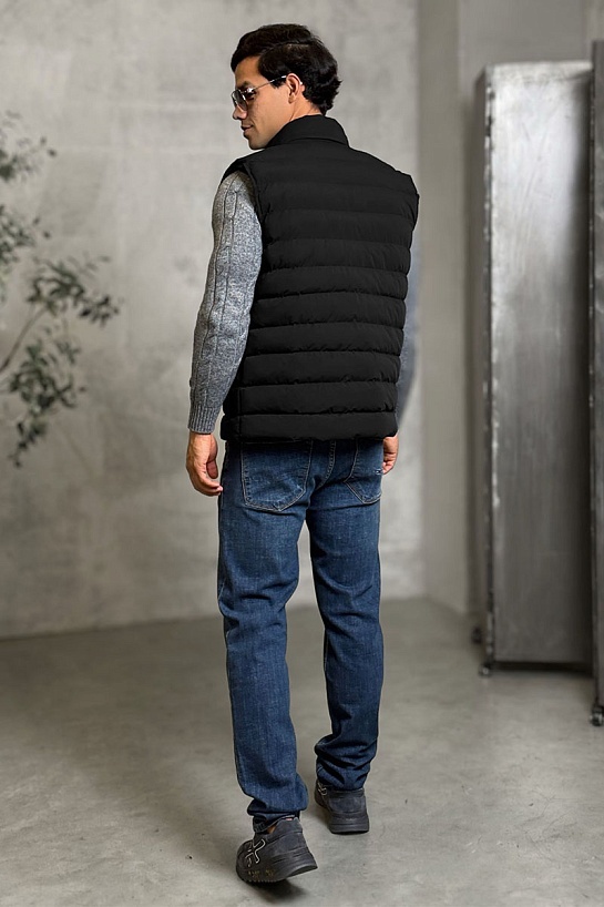 Мужской чёрный жилет Kiton