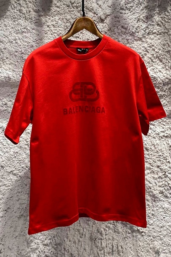Красная оверсайз футболка Balenciaga BB logo