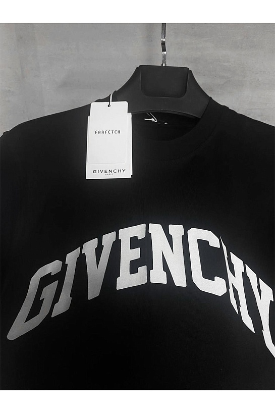 Оверсайз футболка Givenchy чёрного цвета