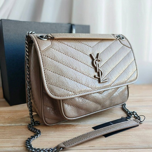 Кожаная сумка Yves Saint Laurent Niki Medium Light Musk 28x21 см   