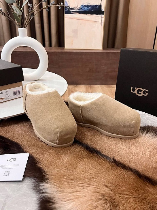 Женские слипоны с мехом UGG Tasman - Beige