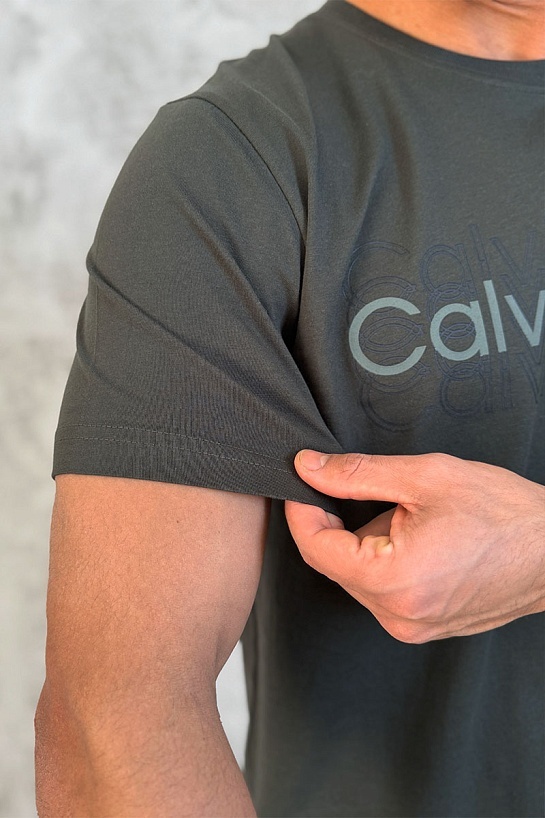 Брендовая мужская футболка Calvin Klein тёмно-зелёного цвета