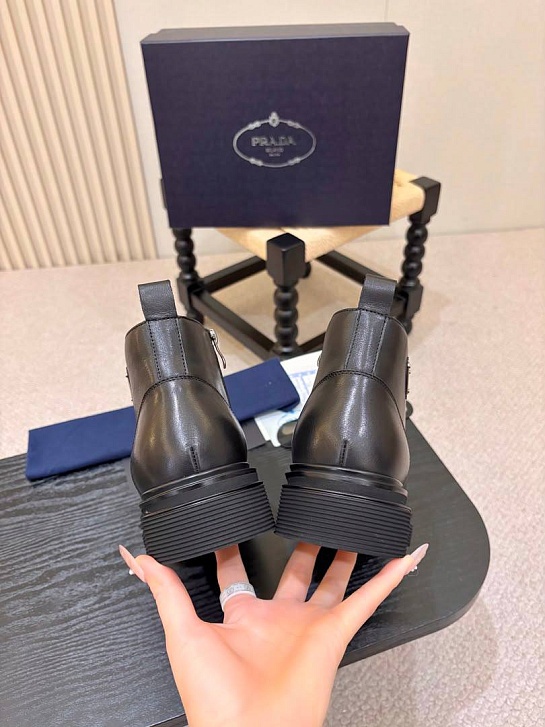 Кожаные ботинки с мехом Prada premium