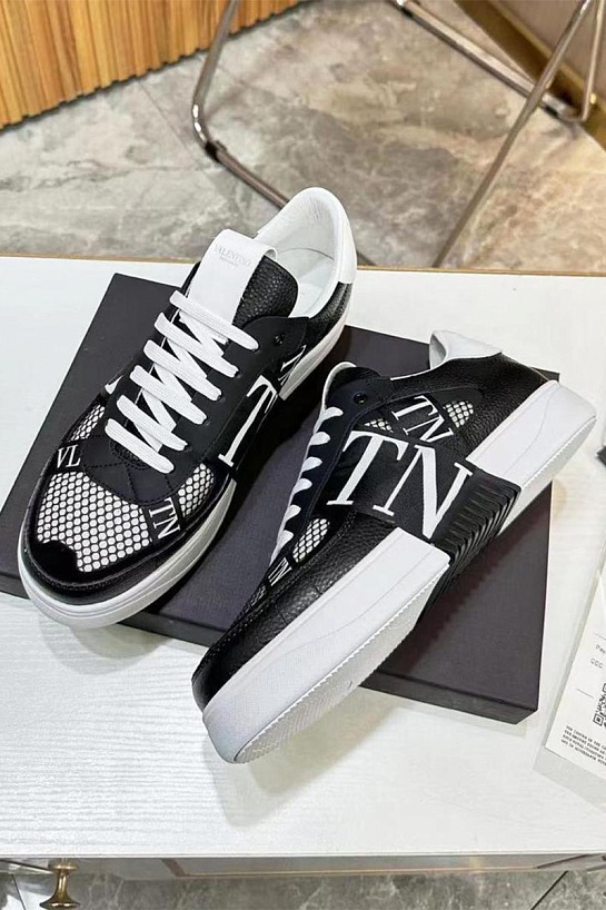 Кожаные кроссовки Valentino low-top - Black / White