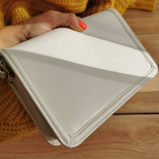 Кожаная сумка Yves Saint Laurent Solferino Lock 23x16 см - White   