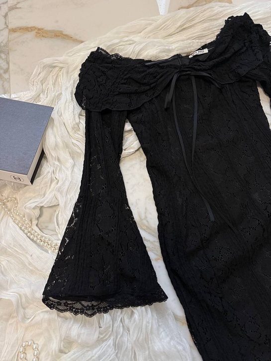 Кружевное женское платье с открытыми плечами MIU MIU