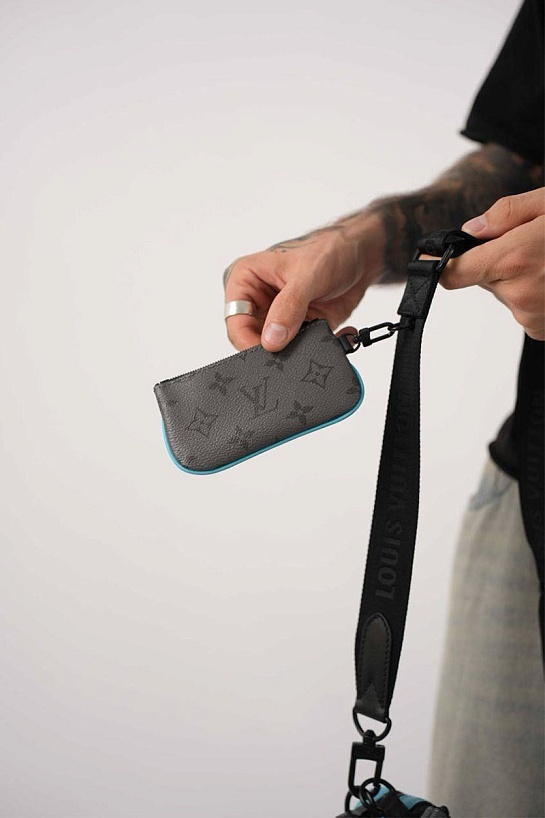 Кожаная сумка Louis Vuitton Trio Messenger Monogram Eclipse Reverse 25x18 см