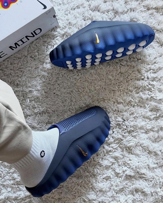 Слайды Nike Mind 001 - Blackened Blue Game Royal