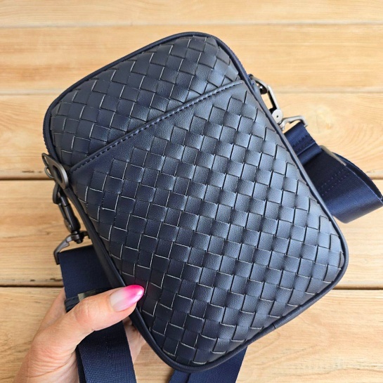 Кожаная сумка Bottega Veneta Intrecciato crossbody 20x14 - Navy