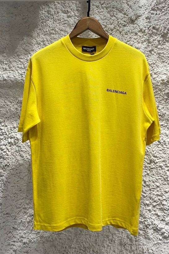 Жёлтая оверсайз футболка Balenciaga Medium Fit Vintage