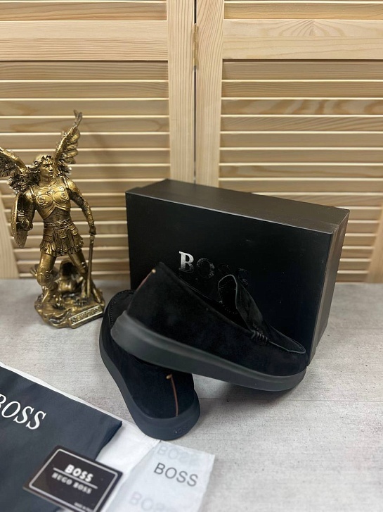 Замшевые лоферы Hugo Boss чёрного цвета