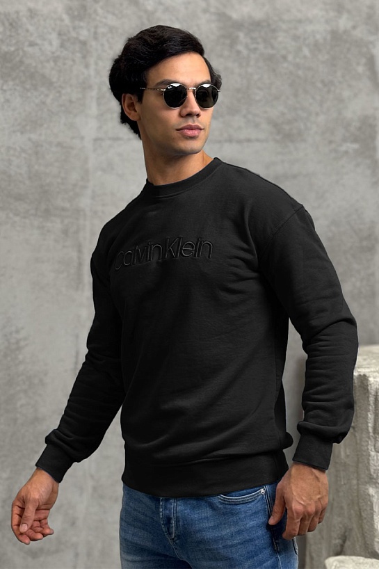 Свитшот чёрного цвета Calvin Klein embroidered-logo