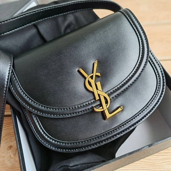 Кожаная сумка Yves Saint Laurent 19x17 см