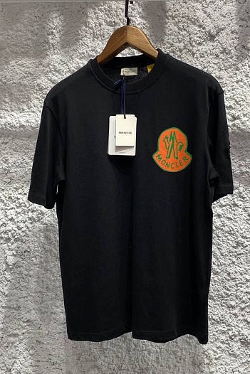 Брендовая оверсайз футболка Moncler чёрного цвета   