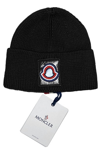 Брендовая шапка Moncler чёрного цвета   