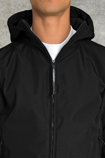 Чёрная ветровка C.P. Company Pro-Tek lens detail   