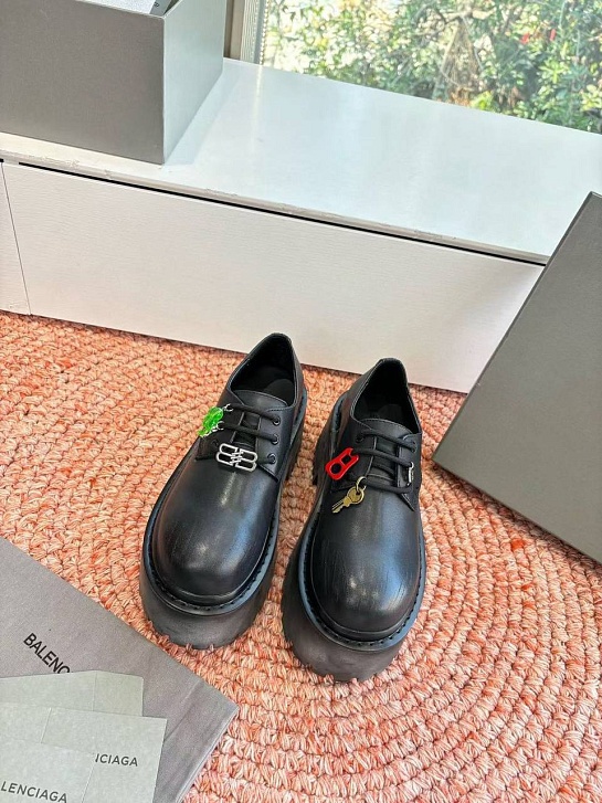 Женские кожаные ботинки Balenciaga Strike Platform Derby premium