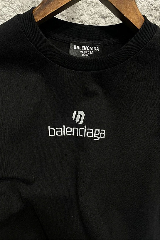 Белая оверсайз футболка Balenciaga