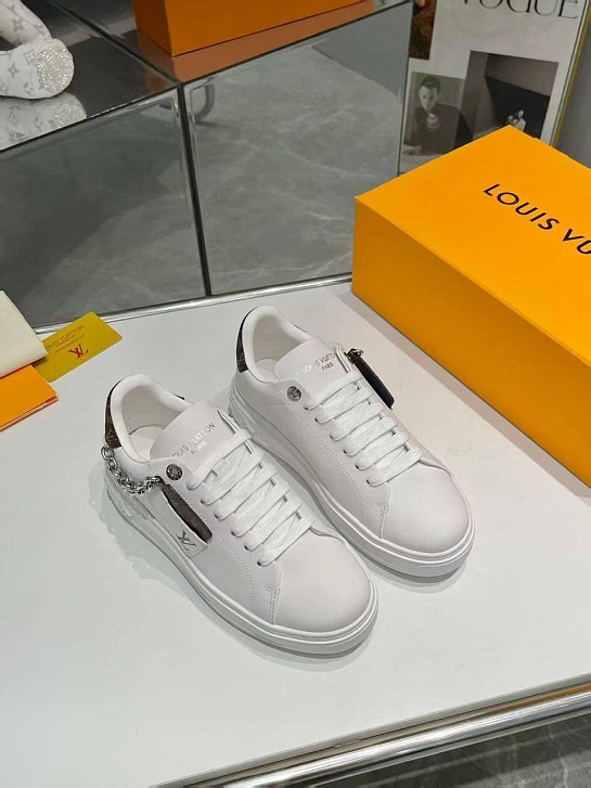 Женские кожаные кроссовки Louis Vuitton Time Out - White