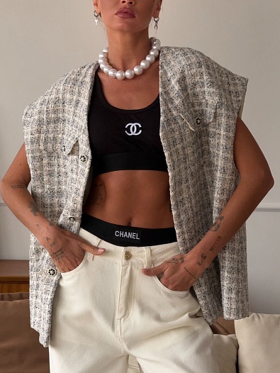 Женские джинсы Chanel белого цвета   